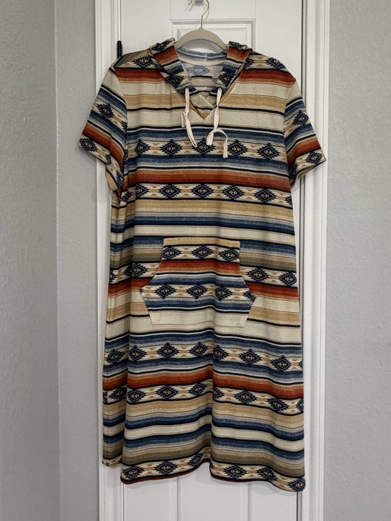 Double D Ranch Dresses & Skirts - Double D Ranchwear striped Southwestern Hooded Tunic Dress in Neutral Tones.